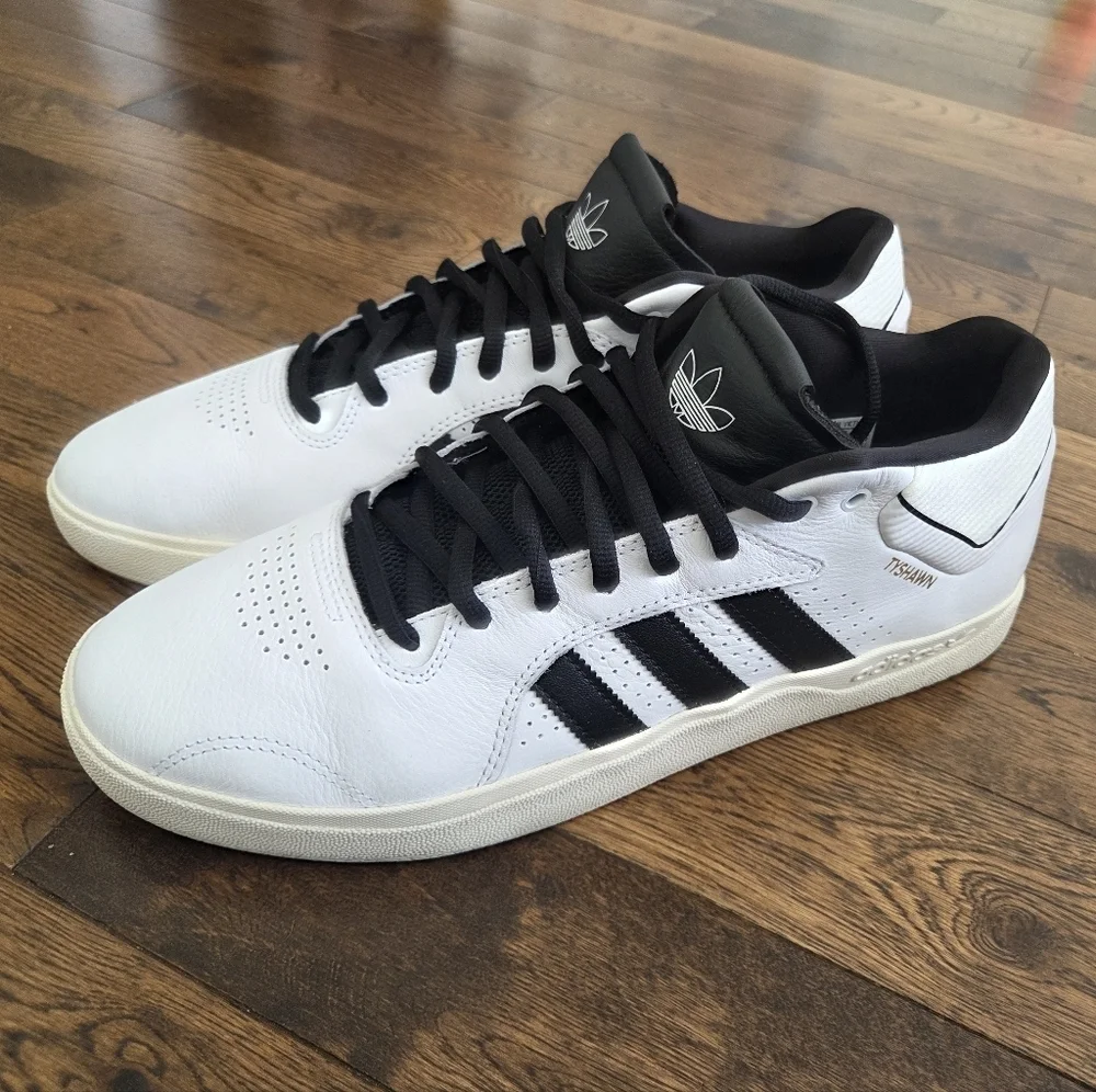 Adidas Tyshawn Mid Shoes In Cloud White/ Core Black Size 13 New